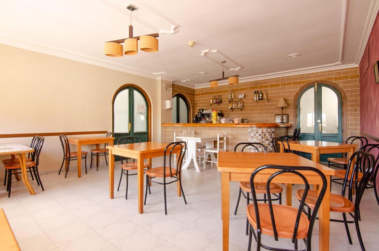 Hostal Manolo Garrucha Εξωτερικό φωτογραφία