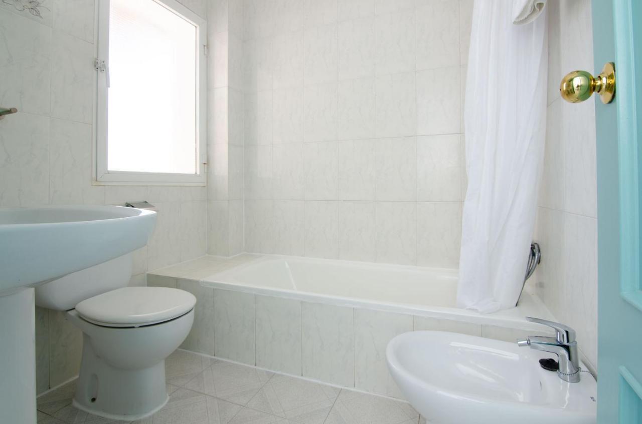 Hostal Manolo Garrucha Εξωτερικό φωτογραφία